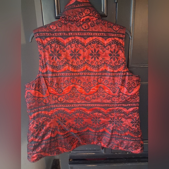 Ariat Red and Black Lace Overlay Patterned Vest - Picture 2 of 3